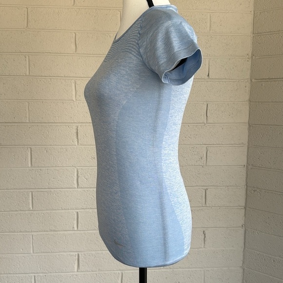 Nike Dri-Fit Short Sleeve Knit Running Top in Light Blue, XS - Picture 4 of 10